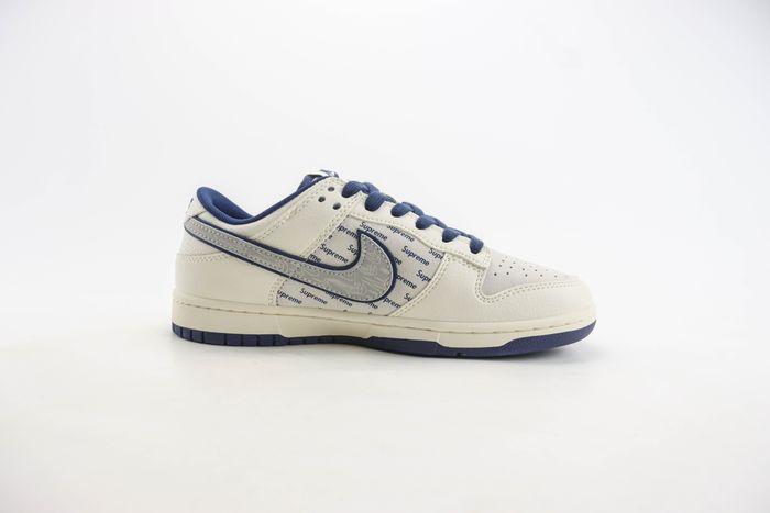 Nike SB Dunk Low x supreme 53