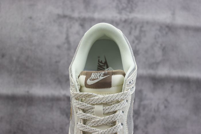 Nk SB Dunk Low x Supreme 