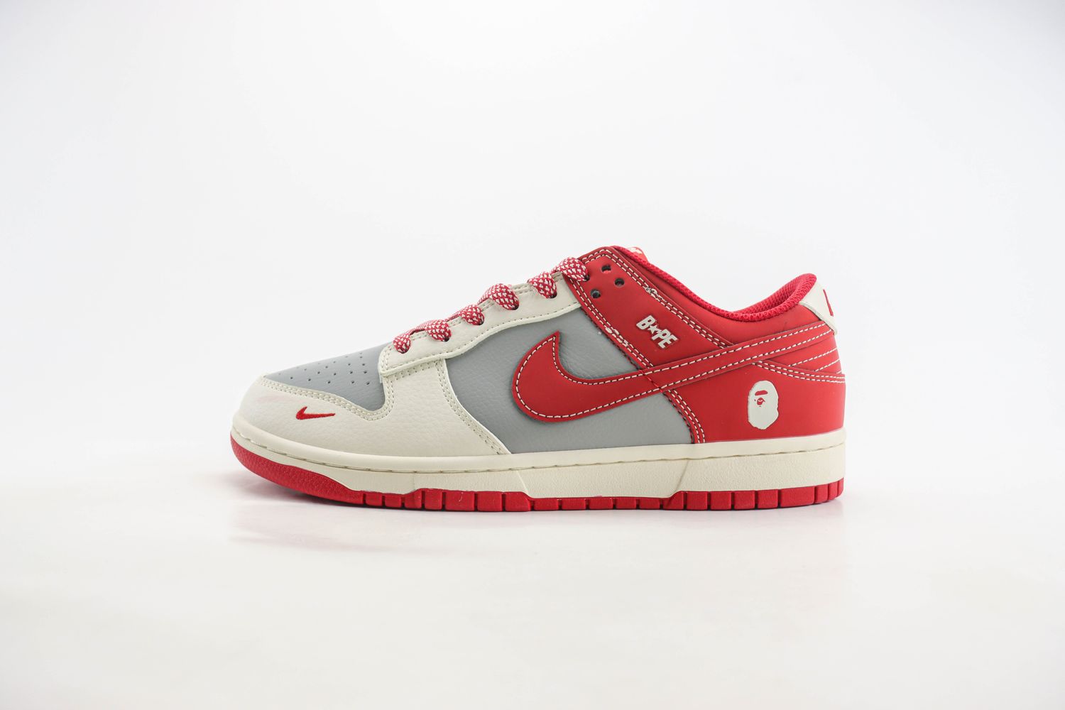 Nike SB Dunk Low x BAPE 01