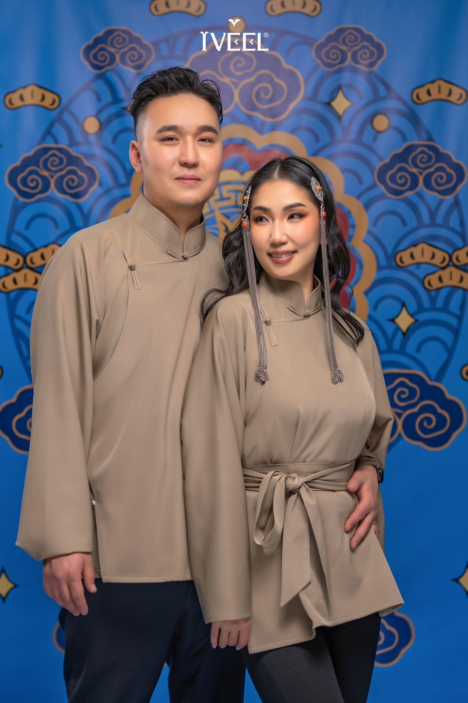 Уламжлалт эмжээртэй эрэгтэй цамц