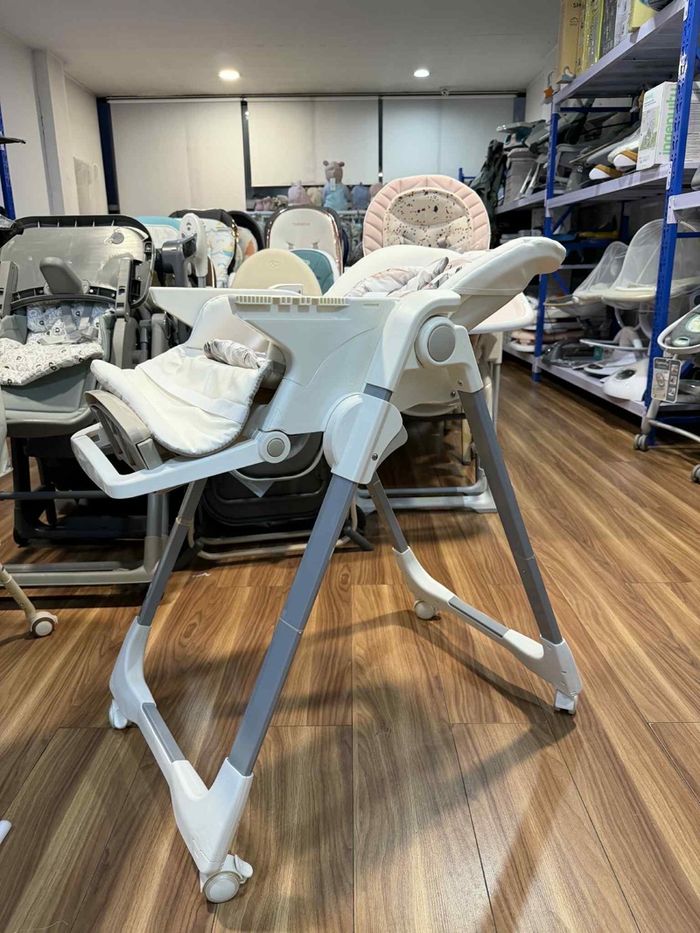 Хүүхдийн хоолны ширээ