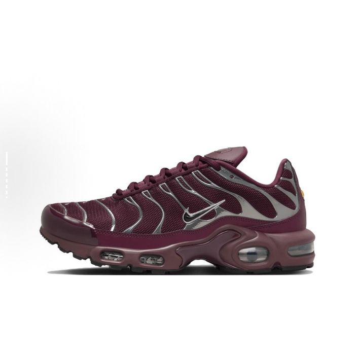 Nike Air Max Plus SE "Night Maroon Metallic Silver" (Women's)