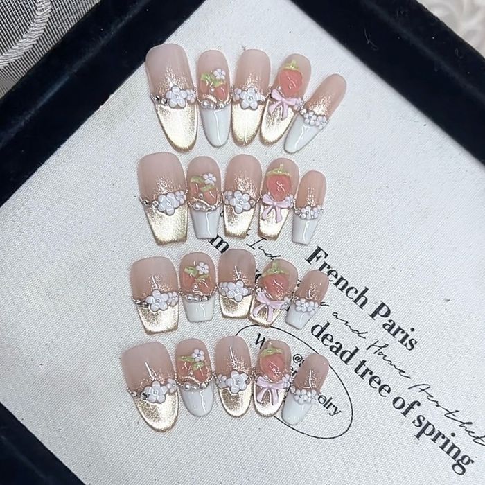 Наадаг хумс