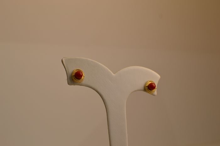 Ака шүрэн ээмэг