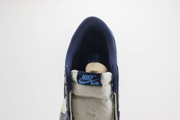 Air Jordan 1 Low OG Obsidian 