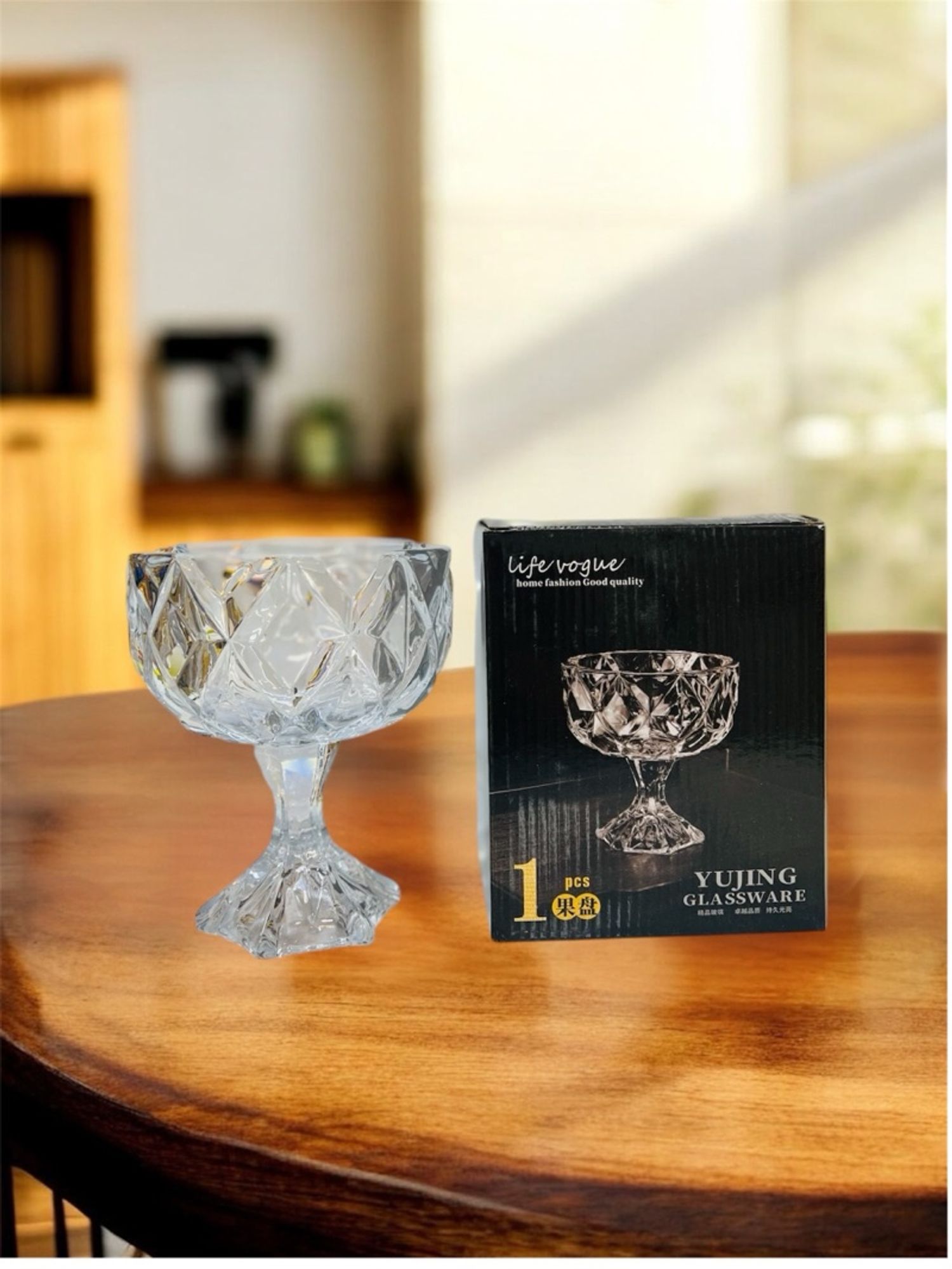 Болор Чихрийн таваг дунд