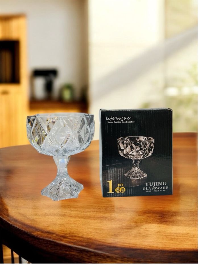 Болор Чихрийн таваг дунд