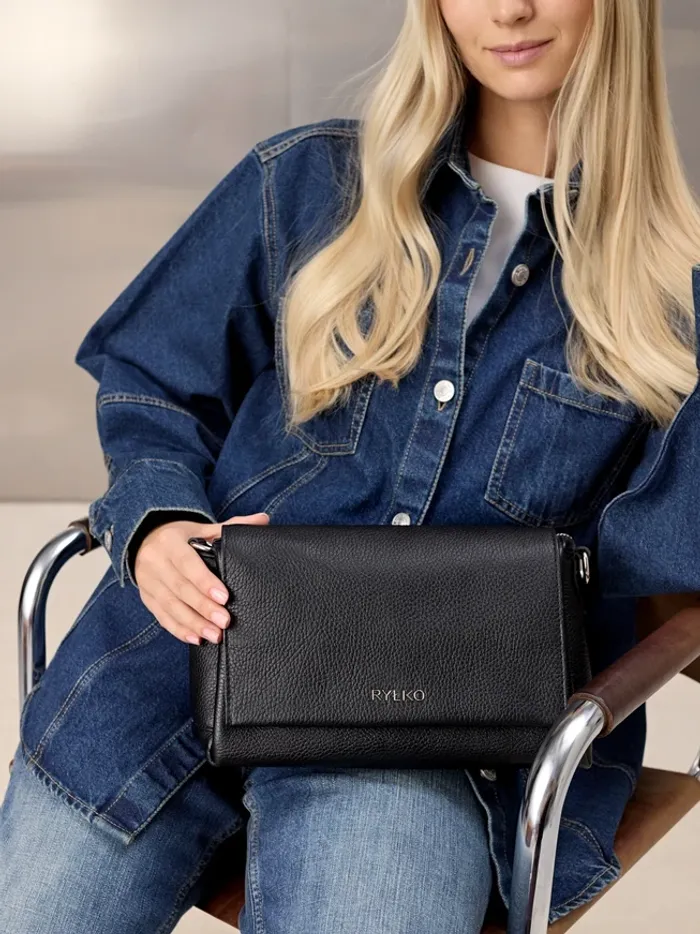 Black Handbag with a Magnet Closure