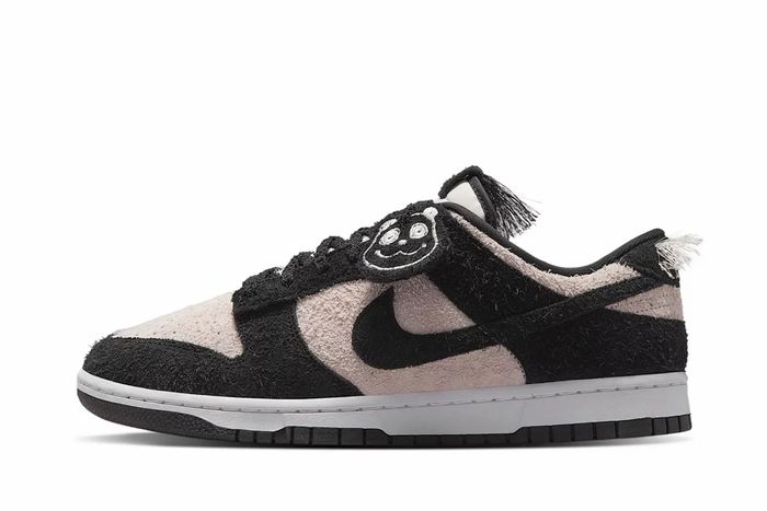 Nike Dunk Low SE 'Panda'