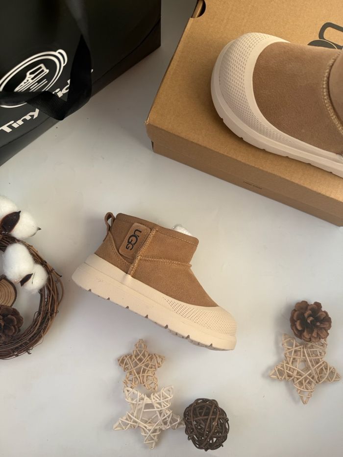 UGG Neumel Mid Hybrid