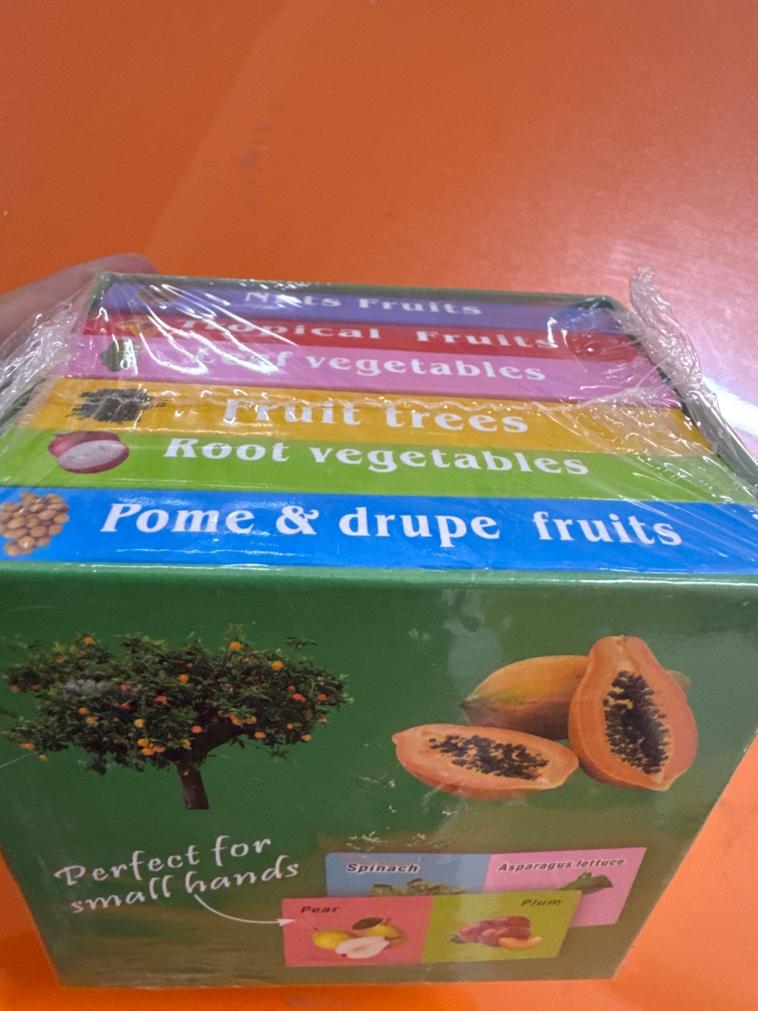 1553 - Хатуу хавтастай ном 