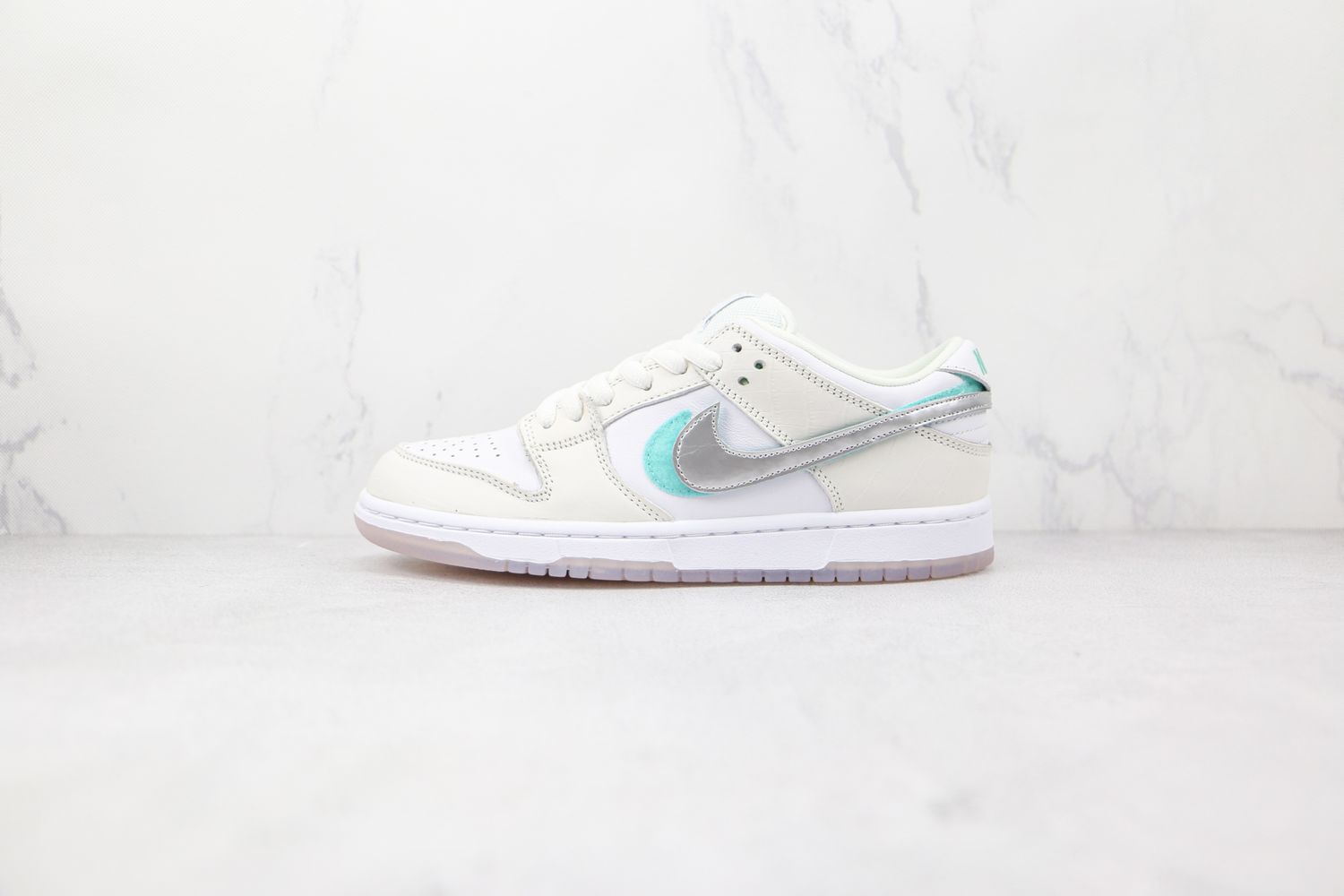 Nike SB Dunk Low 'Diamond 