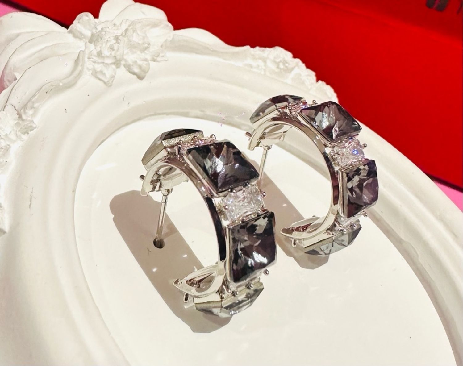 Шигтгээтэй ээмэг