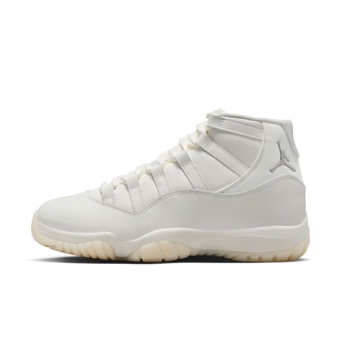 W AIR JORDAN 11 RETRO PEARL