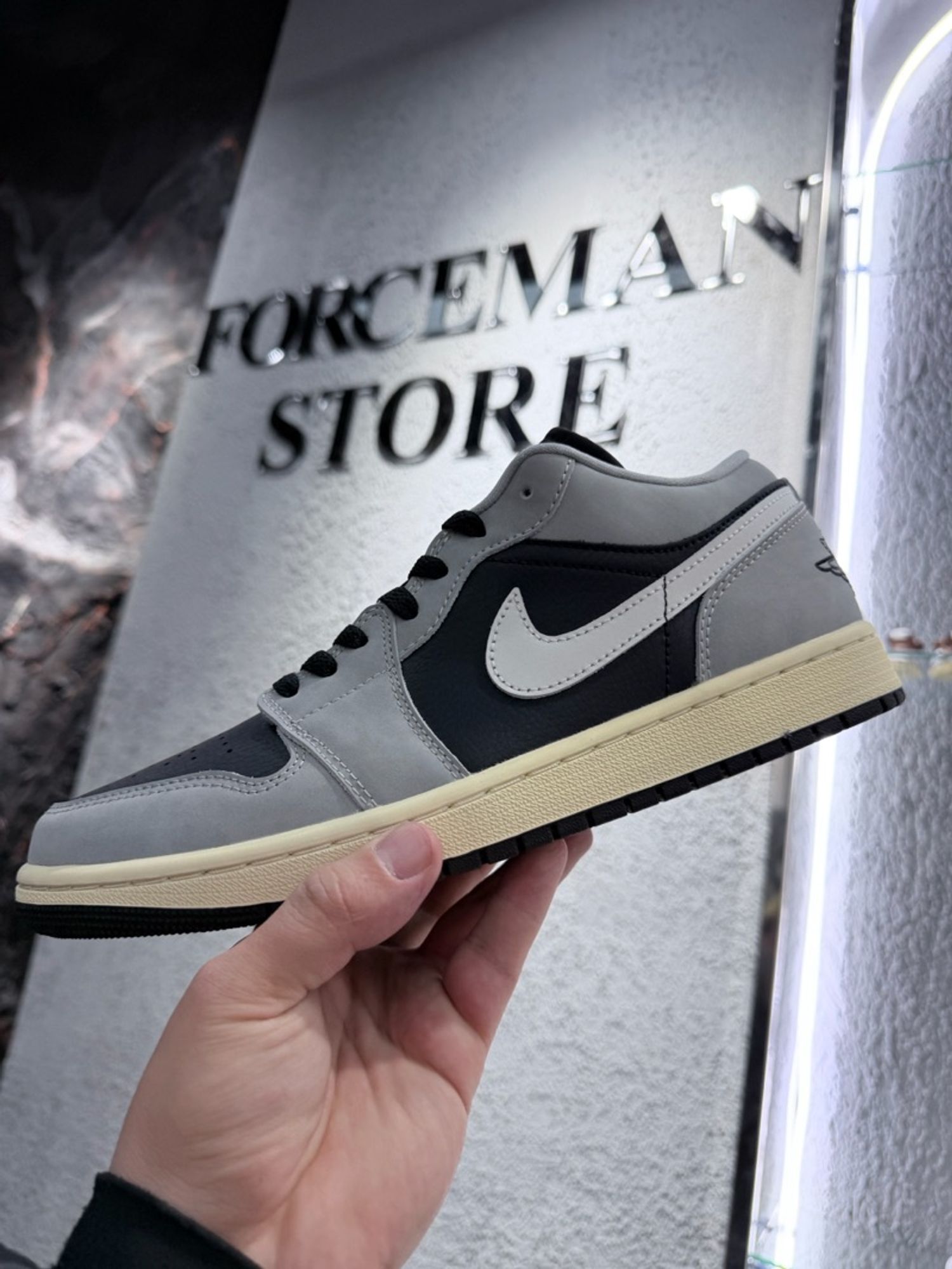 Air Jordan 1 Low Smoke Grey