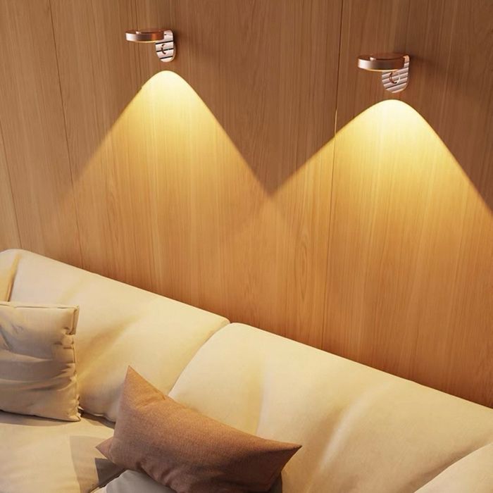 Цэнэглэдэг ханын жижиг гэрэл