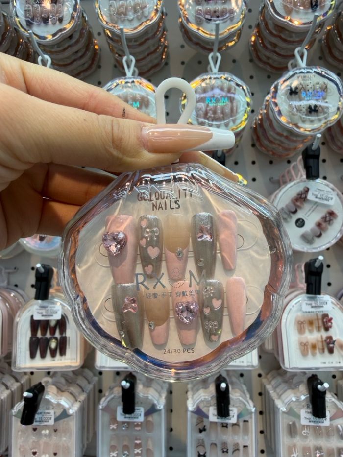 Наадаг хумс