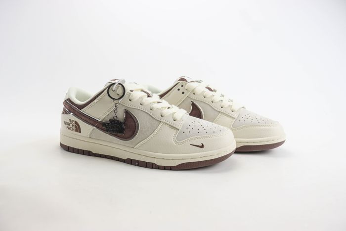 Nike SB Dunk Low x the face north 47