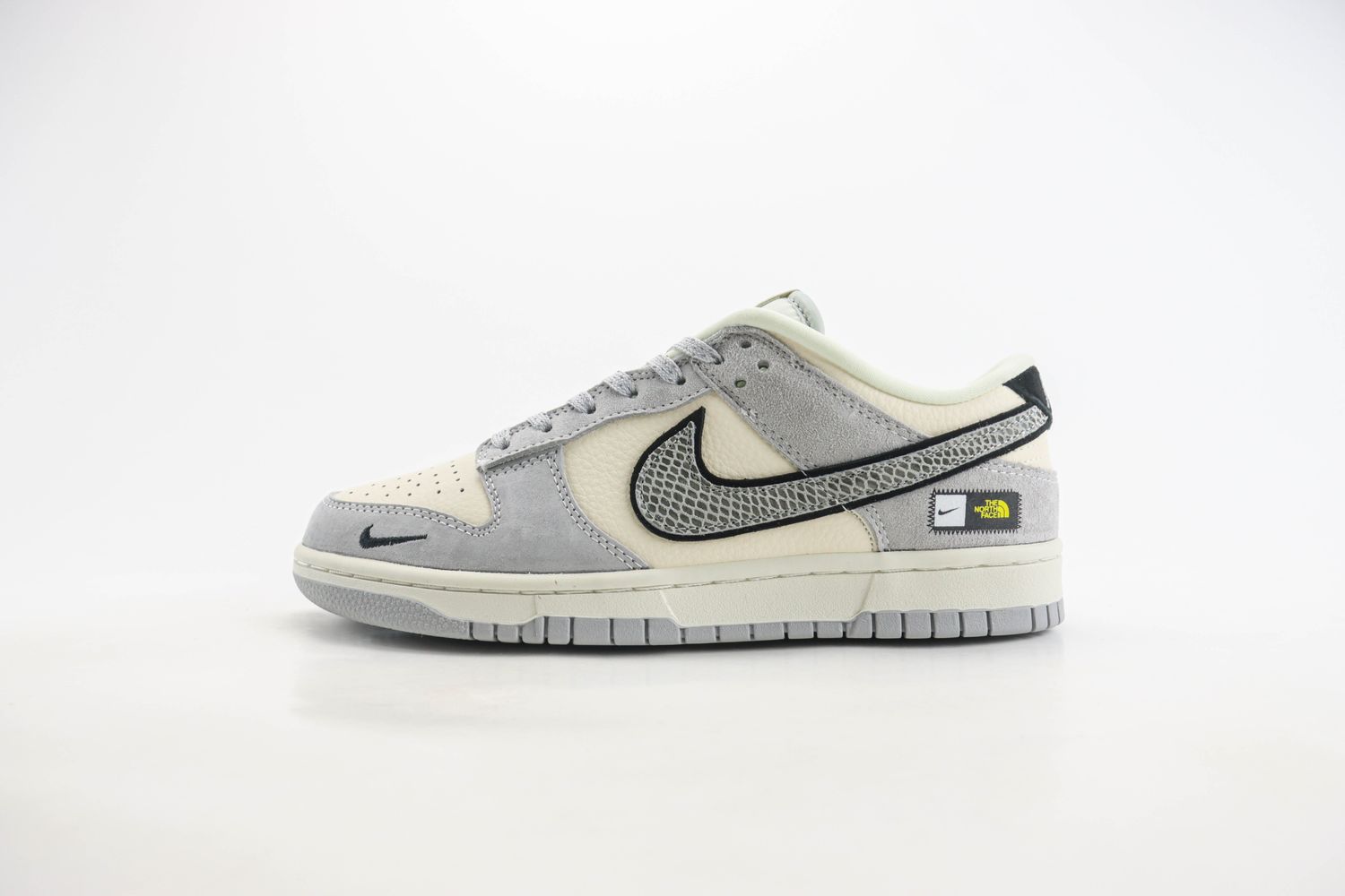 Nike SB Dunk Low x  The North Face 19