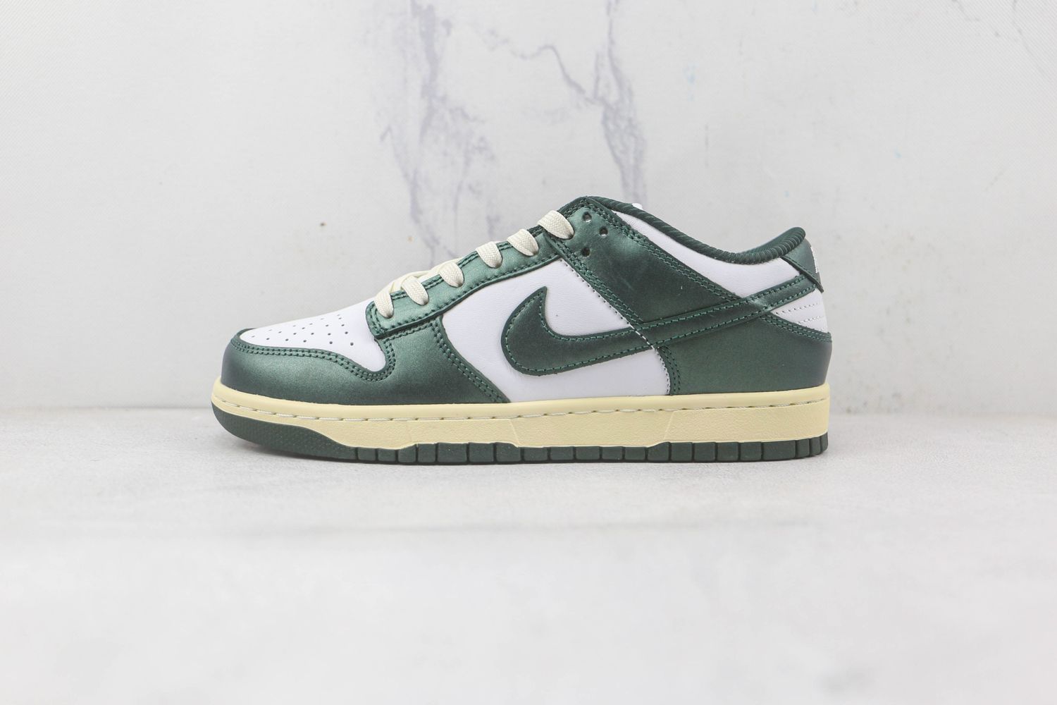NK Dunk Low "Vintage Green" 