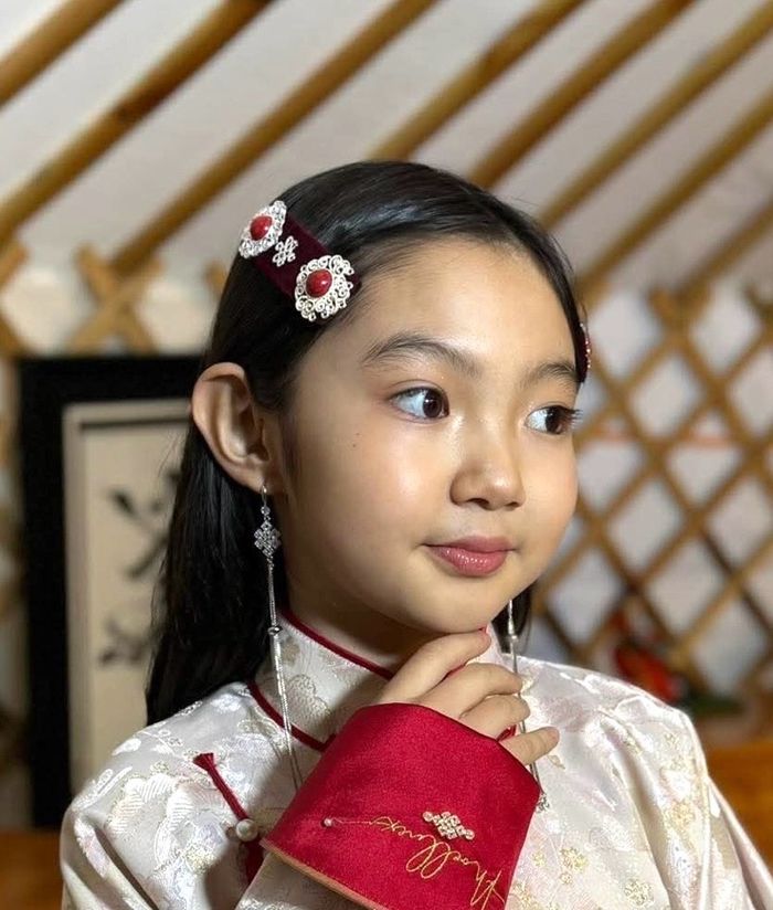 Өлзий хээтэй ээмэг