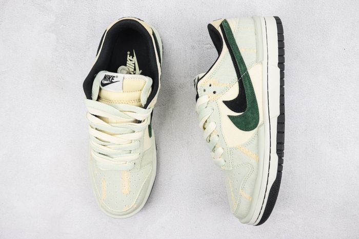 Otomo Katsuhiro x Nike SB Dunk Low Light Jade Yellow 
