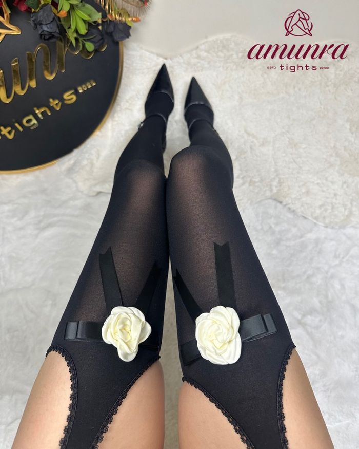 Цэцэгтэй хар чулки