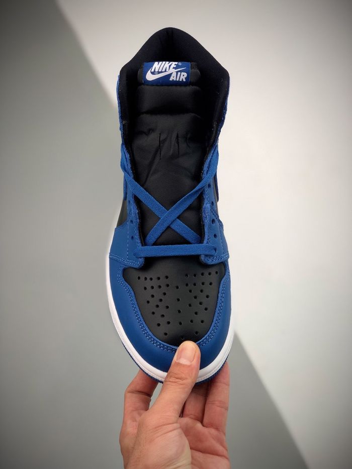 Air Jordan 1 Retro High OG “Dark Marina Blue”