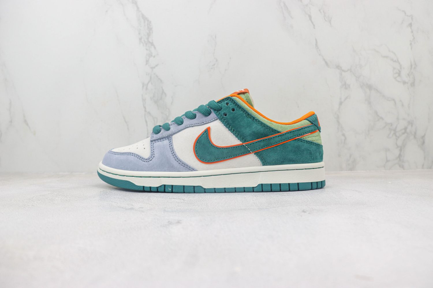 SB Dunk Low 151
