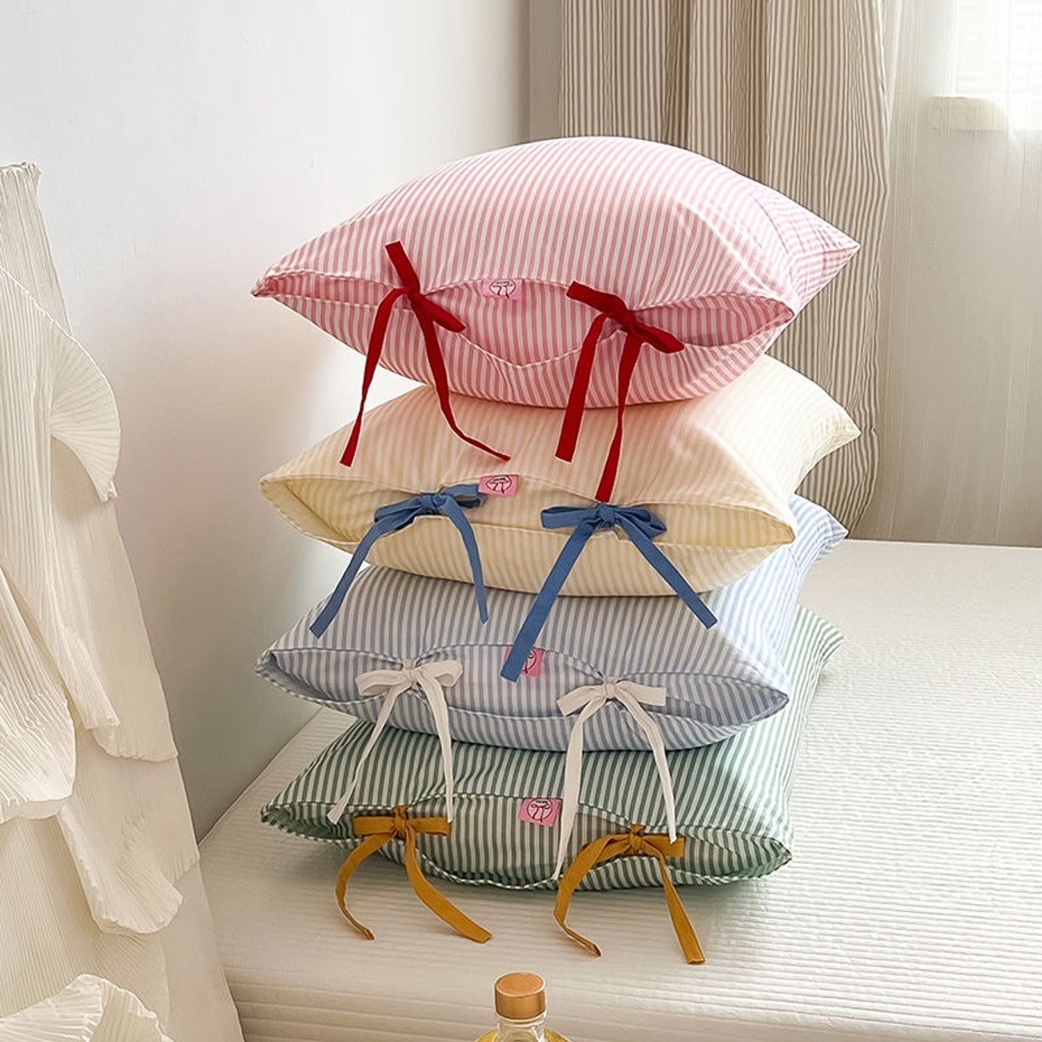 Өнгөлөг дэр