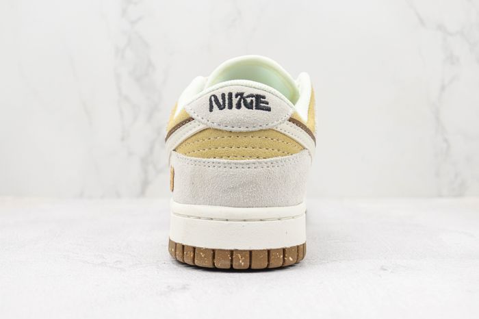 NK SB Dunk Low x bear 