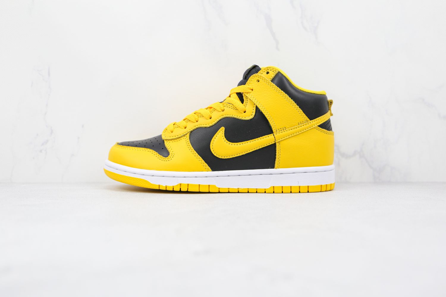 Nike Dunk High SP “Varsity Maize”
