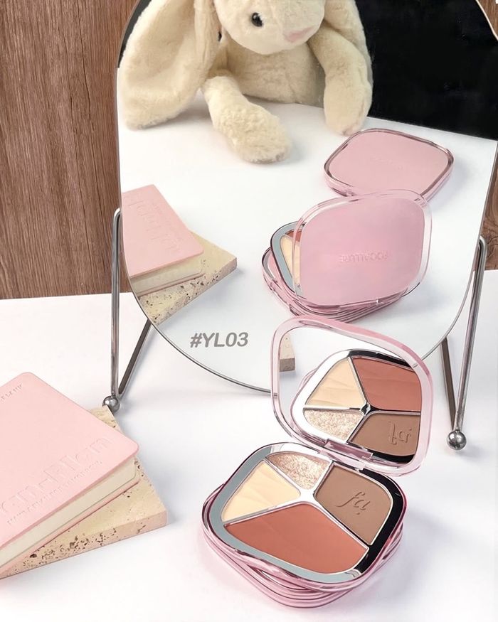 4 Color highlighter contour 