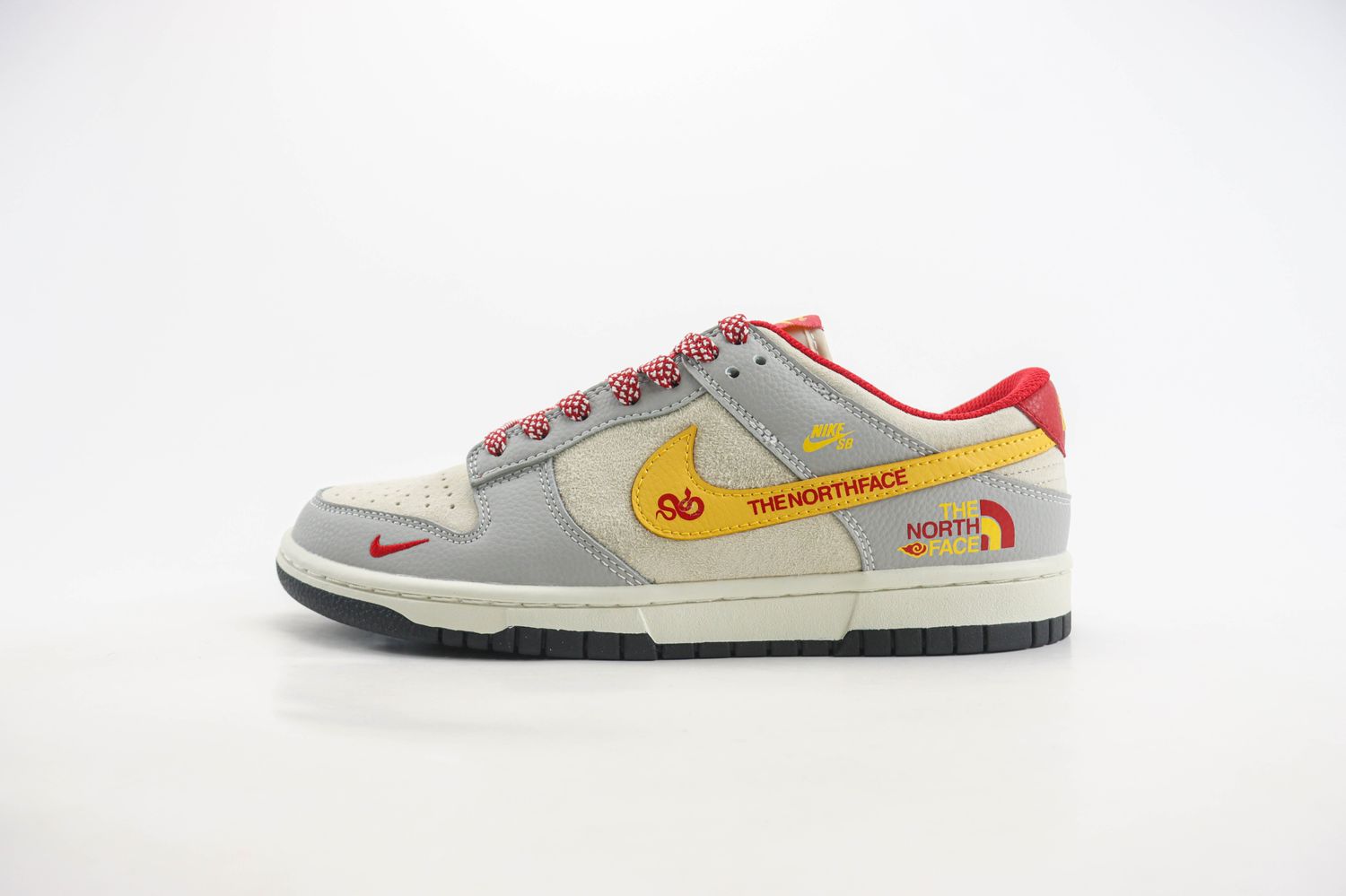 Nike SB Dunk Low x  The North Face 16