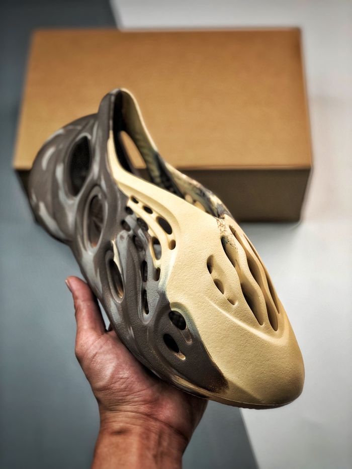 Adidas Yeezy Foam Runner “Mixed Green Clay”