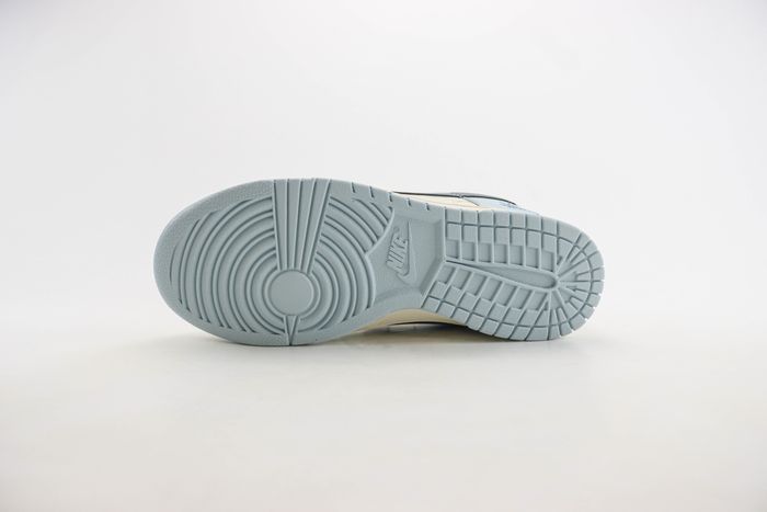 Nike SB Dunk Low x Stussy 121