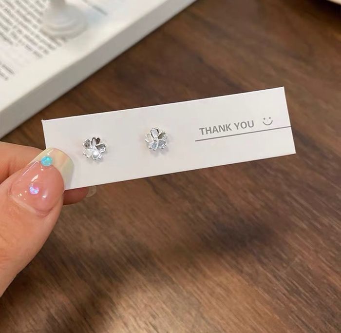 Жижиг ээмэг