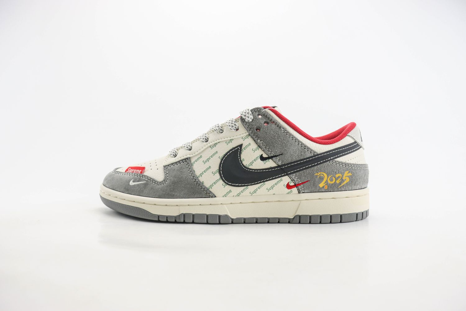 Nike SB Dunk Low x supreme 13 