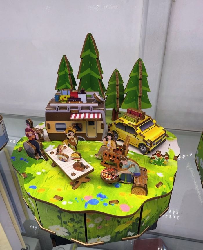 Travel Outside эгшигт хайрцаг