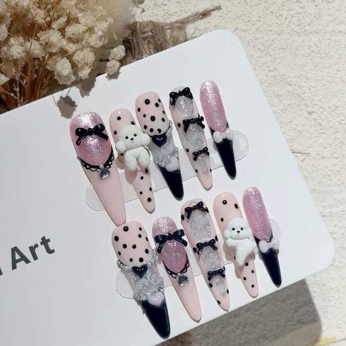 Наадаг хумс