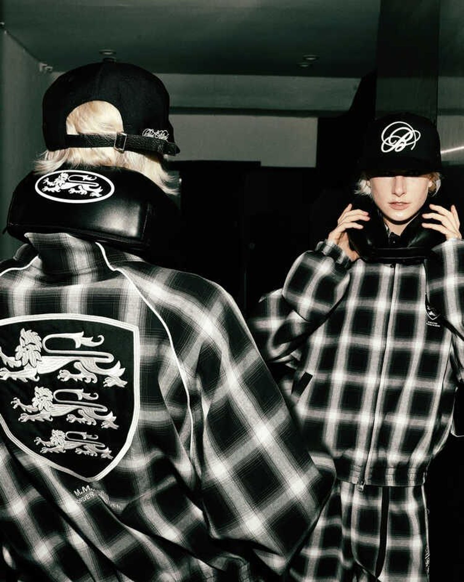 Mystic Leather Travel Pillow - Black