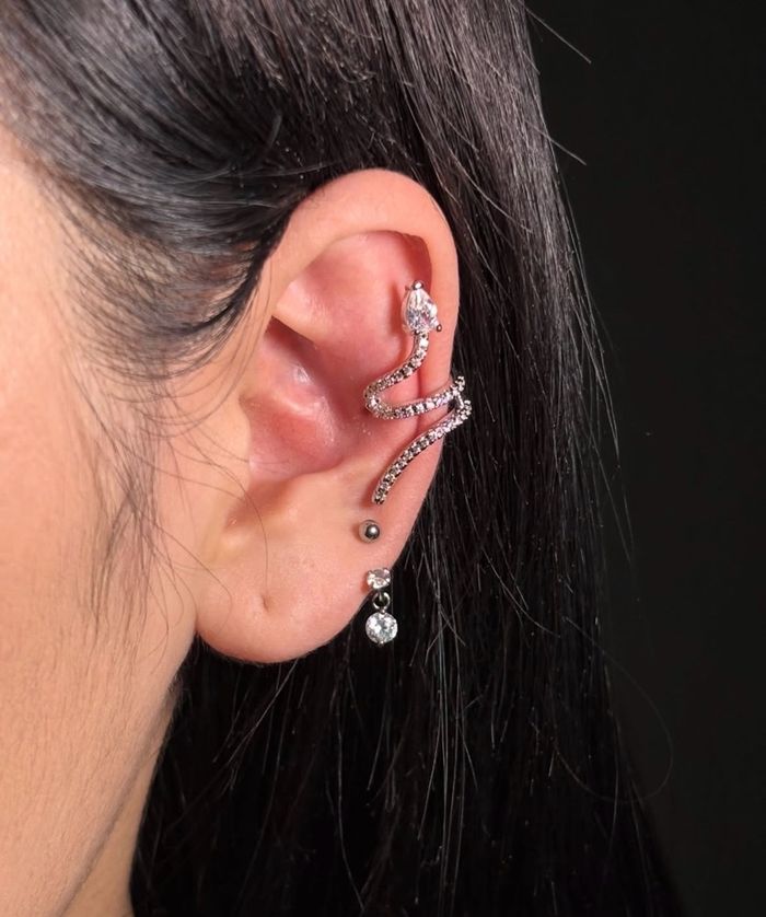 Хавчдаг ээмэг