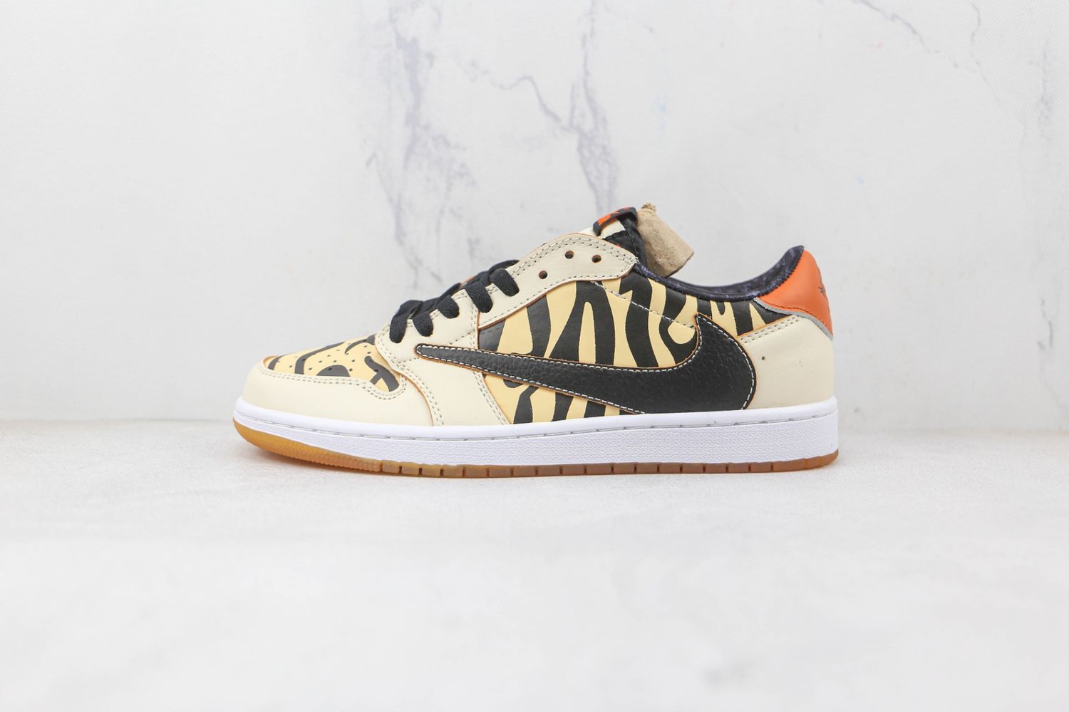 Jordan 1 Low OG Year of the Tiger