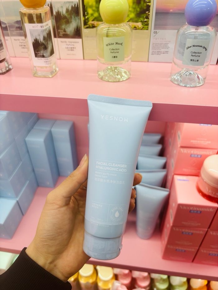 💦 Hyaluronic acid cleanser