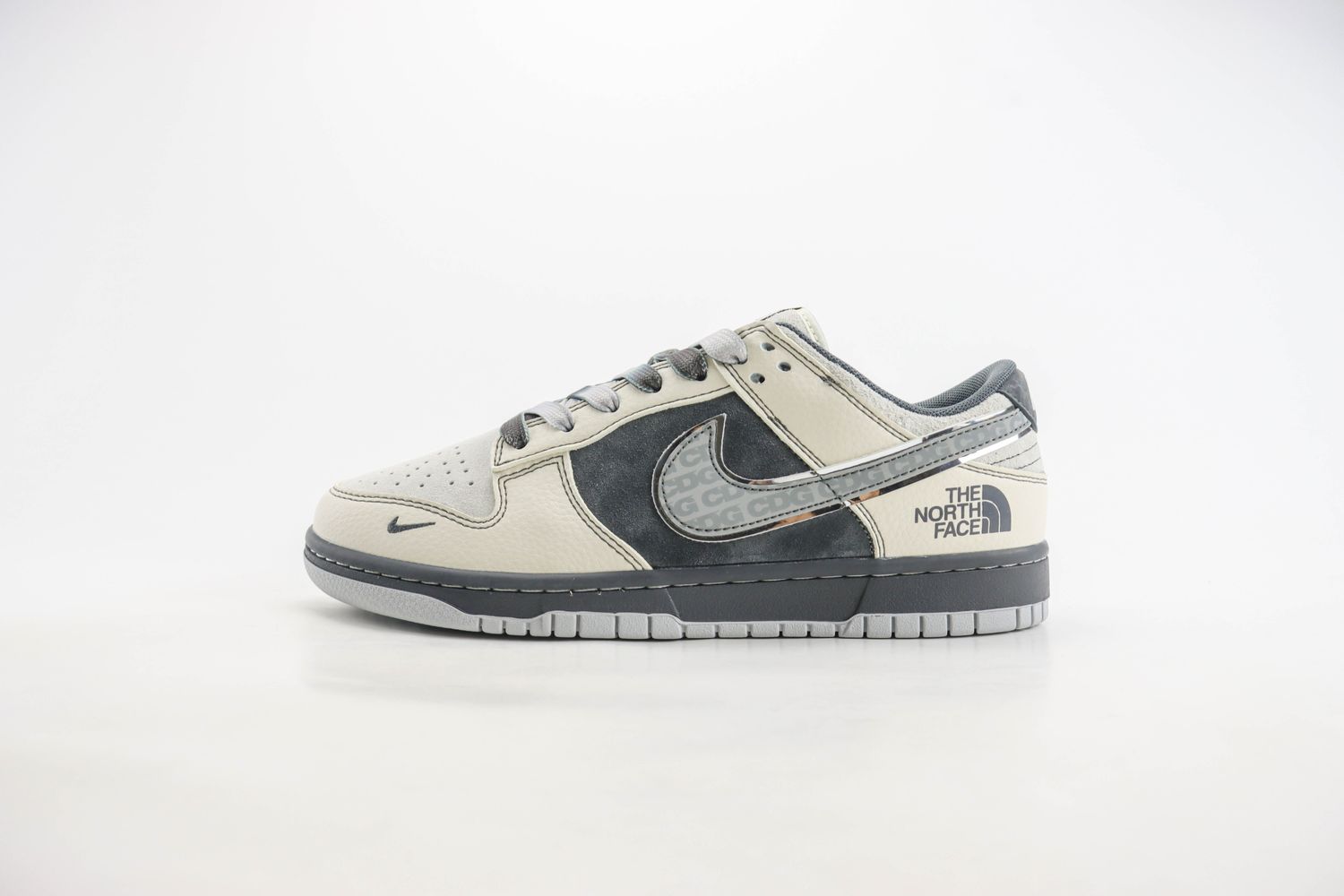  Nike SB Dunk Low x The North Face 36