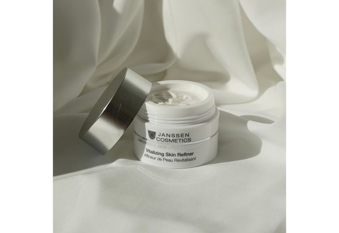 Нөхөн төлжүүлэх өдрийн тос 150мл/Vitalizing Skin Refiner/