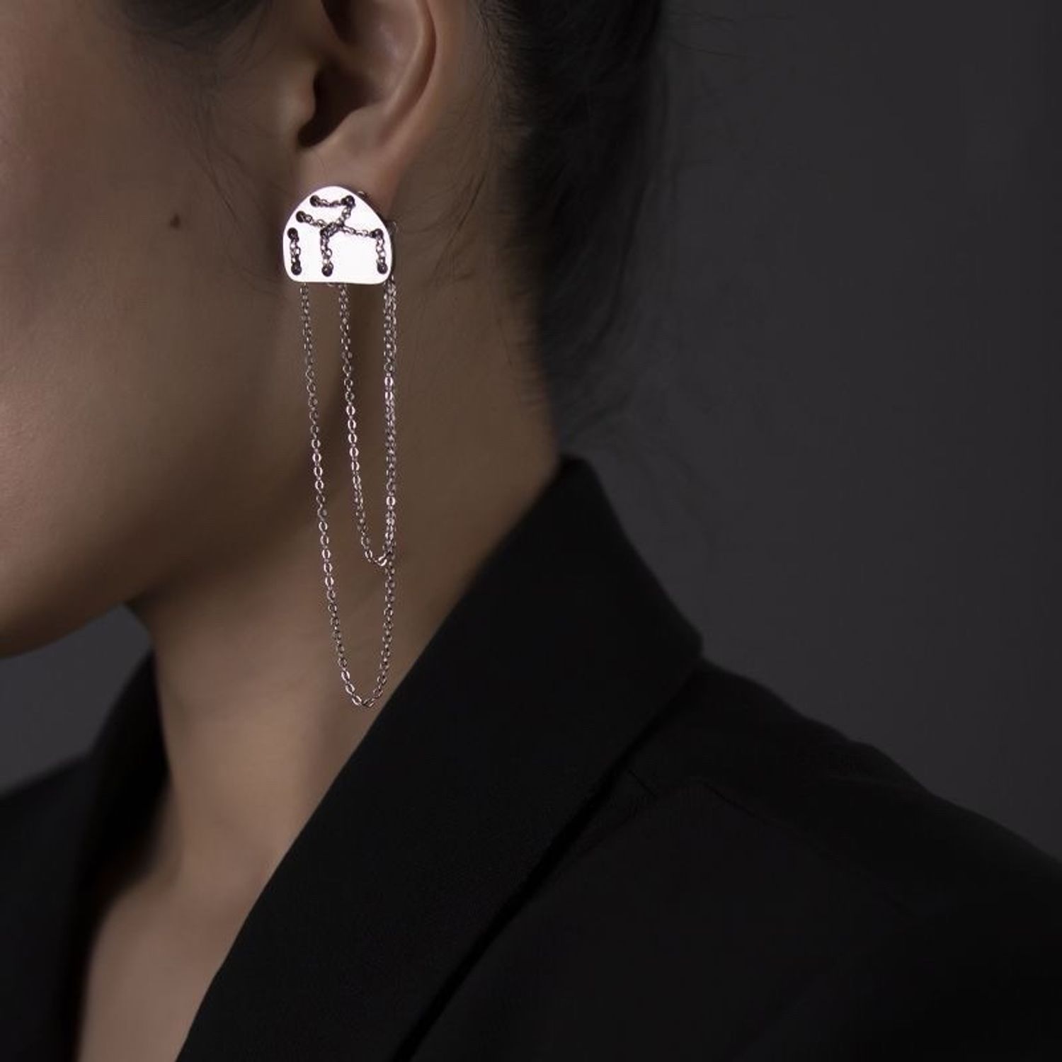 Монгол ээмэг 