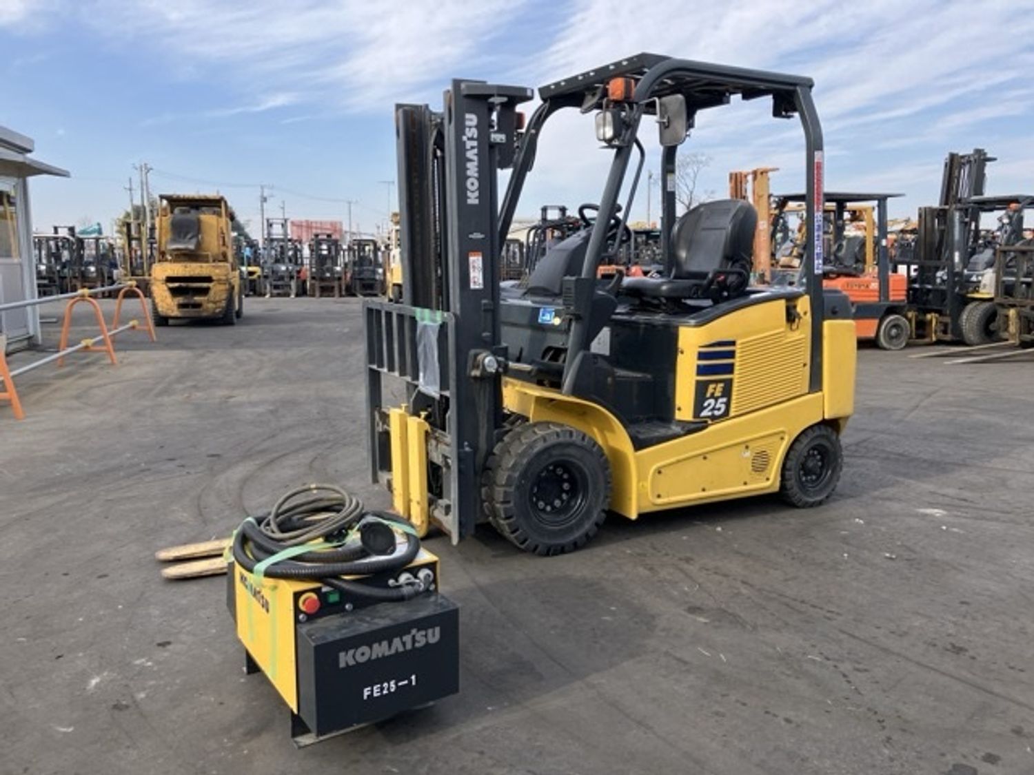 Komatsu цахилгаан сэрээт өргөгч 2.5 тон