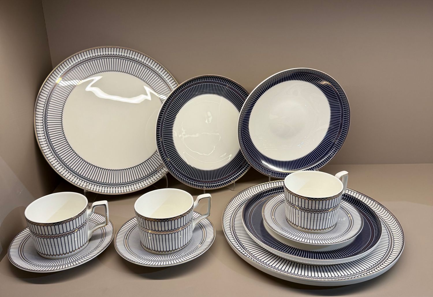 гангар шаазан 6 хүний 30 ширхэг иж бүрдэл.