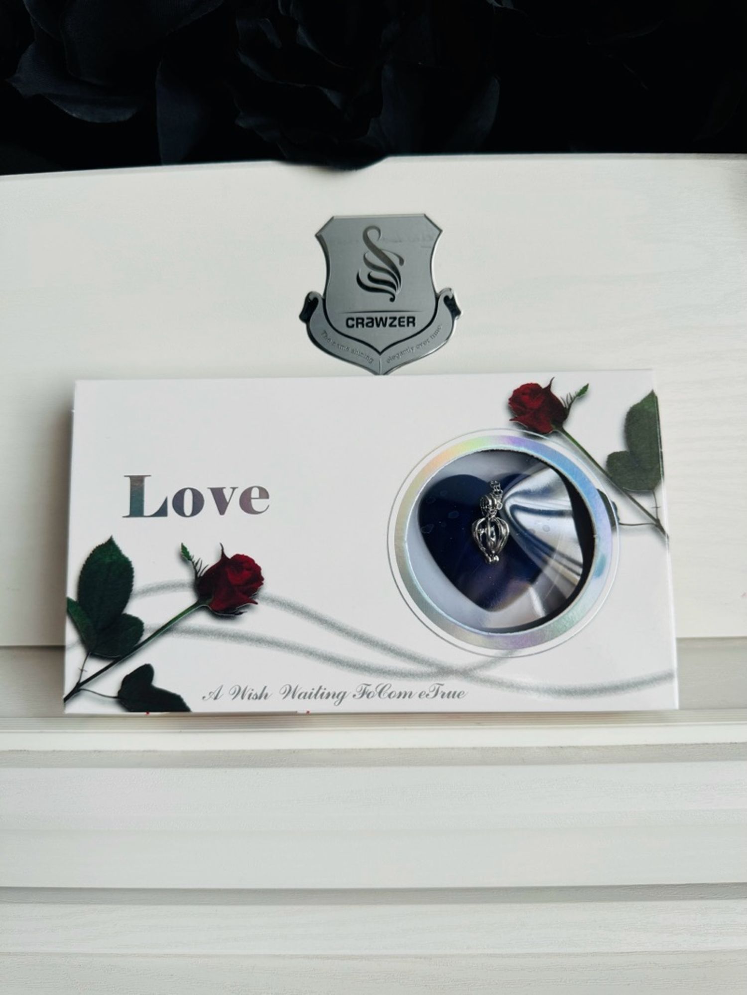 Хясаатай сувдан зүүлт